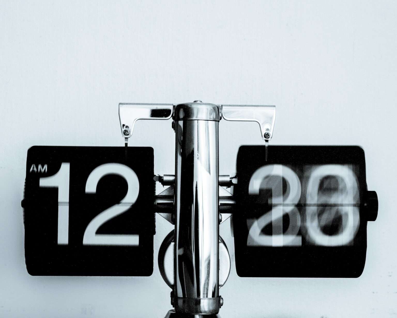 Corporate rebranding at scale: strategy, rollout and lifecycle management - rebrand timing